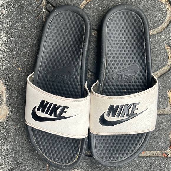 Nike slides, mens 7 - Picture 1 of 3